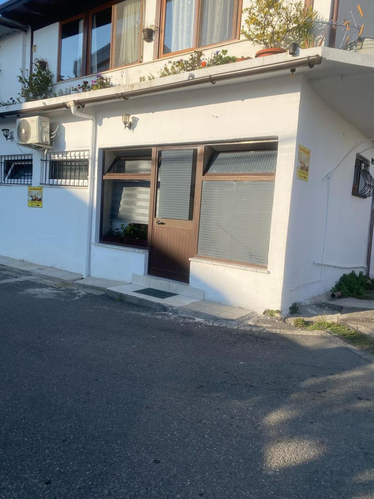 Aron's House Krujë